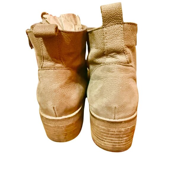 Lucky Brand Tan Suede Ankle Boots - lace up and side zip western chic style - Picture 3 of 7